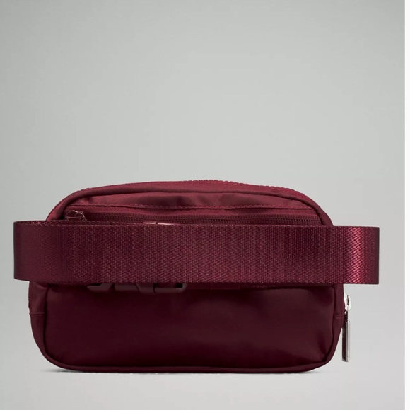 NWT Lululemon Red Merlot Everyday Belt Bag! - Picture 9 of 10